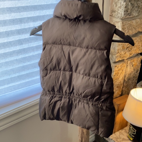 🍂🍁Puffer vest🍁🍂 - Picture 2 of 4